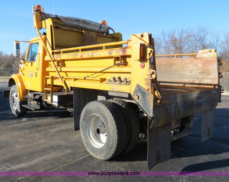 image for item F4377 2000 International 4900 dump truck