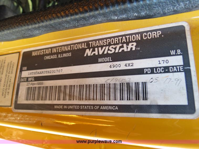 image for item F4377 2000 International 4900 dump truck