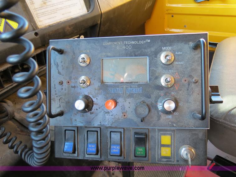 image for item F4377 2000 International 4900 dump truck