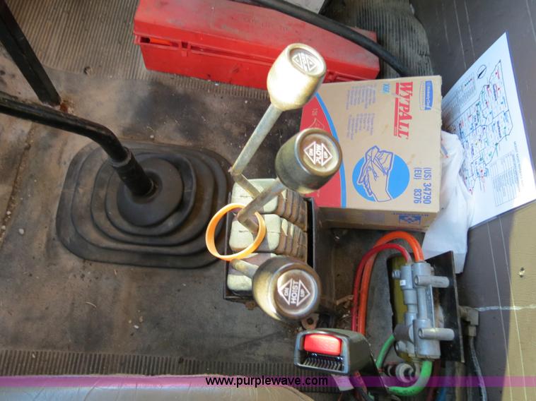 image for item F4377 2000 International 4900 dump truck