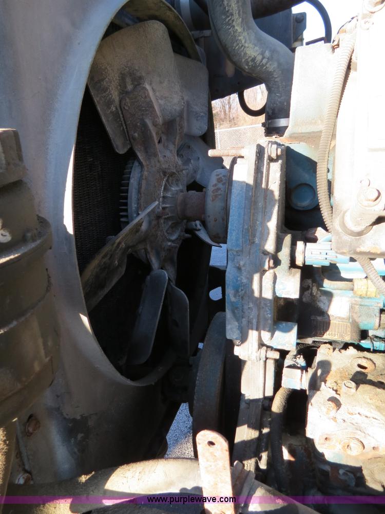 image for item F4377 2000 International 4900 dump truck