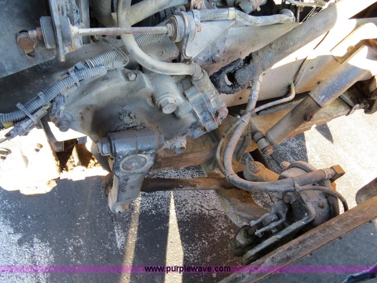 image for item F4377 2000 International 4900 dump truck