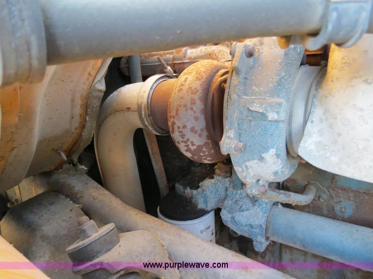 image for item F4377 2000 International 4900 dump truck