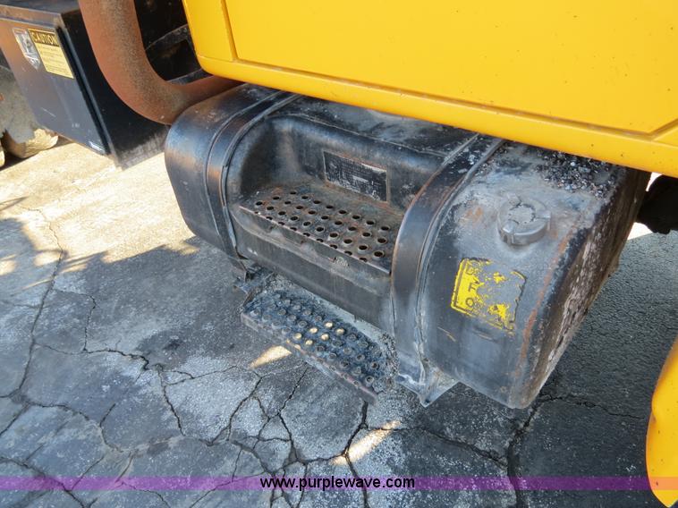 image for item F4377 2000 International 4900 dump truck