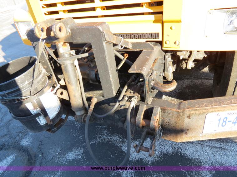 image for item F4377 2000 International 4900 dump truck