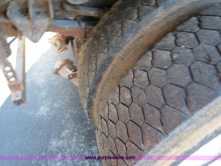 image for item F4377 2000 International 4900 dump truck