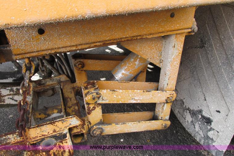 image for item F4803 1996 Ford low tilt cab paint striper truck