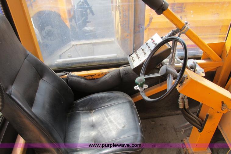 image for item F4803 1996 Ford low tilt cab paint striper truck