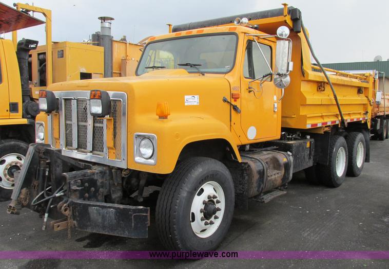 image for item F4804 2002 International F-2554 dump truck