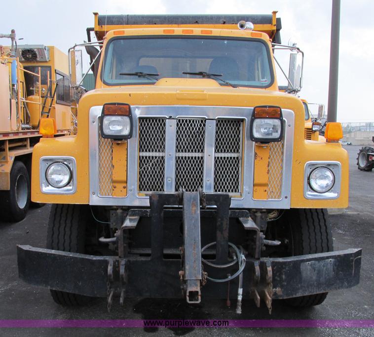 image for item F4804 2002 International F-2554 dump truck