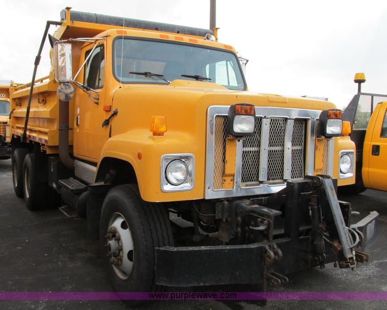 image for item F4804 2002 International F-2554 dump truck