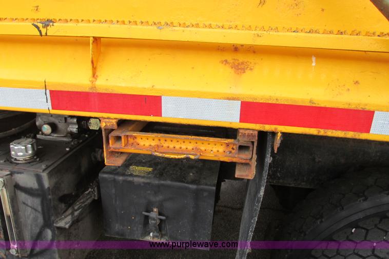 image for item F4804 2002 International F-2554 dump truck