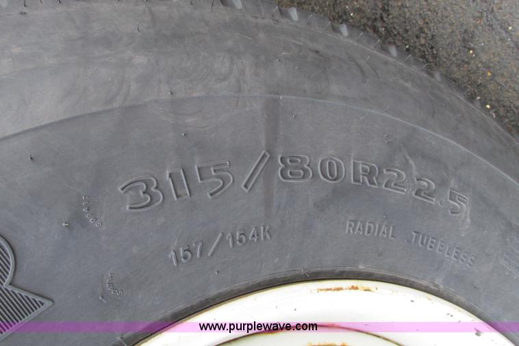 image for item F4804 2002 International F-2554 dump truck