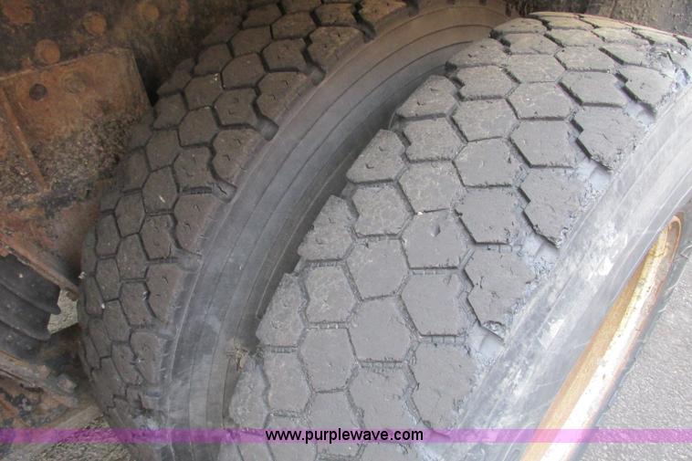 image for item F4804 2002 International F-2554 dump truck