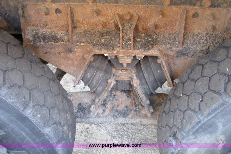 image for item F4804 2002 International F-2554 dump truck