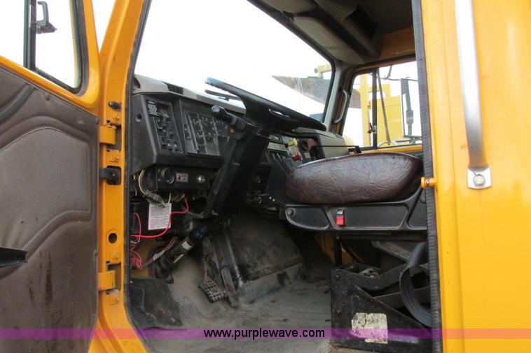 image for item F4804 2002 International F-2554 dump truck