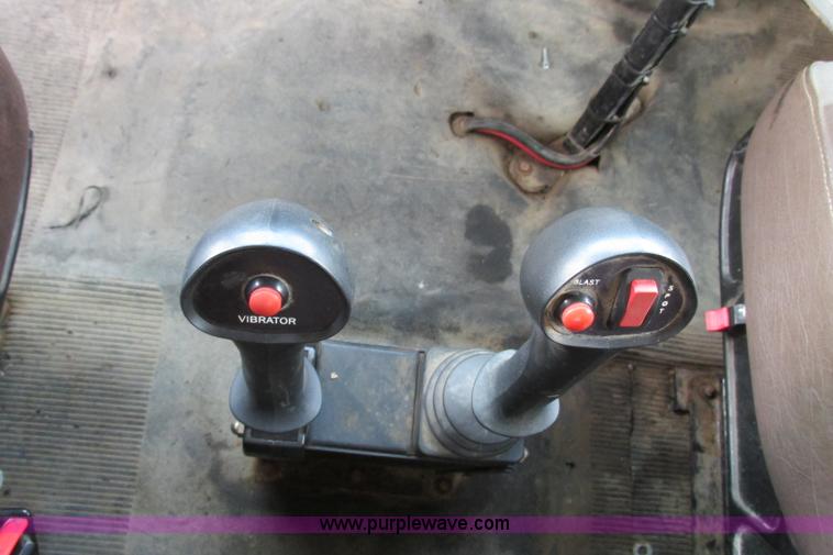 image for item F4804 2002 International F-2554 dump truck