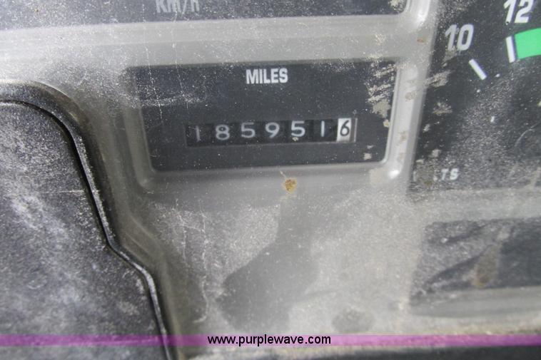 image for item F4804 2002 International F-2554 dump truck