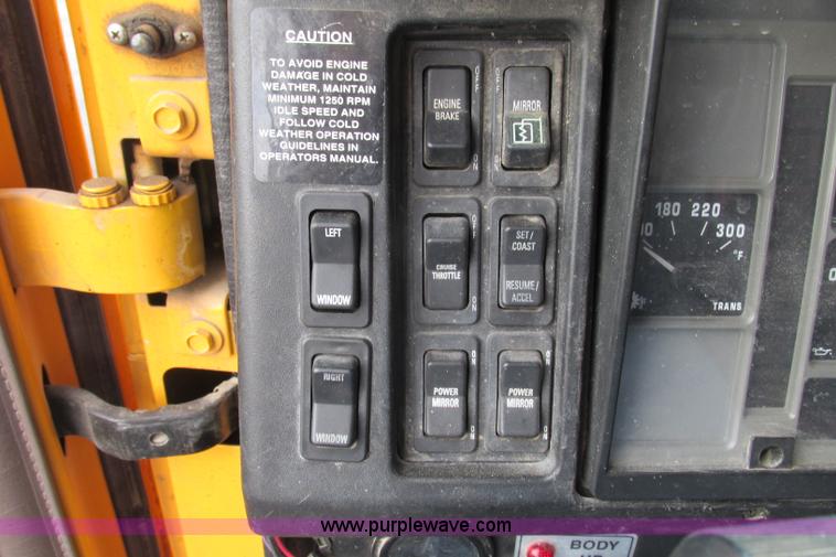 image for item F4804 2002 International F-2554 dump truck