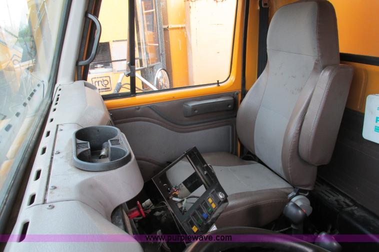 image for item F4804 2002 International F-2554 dump truck