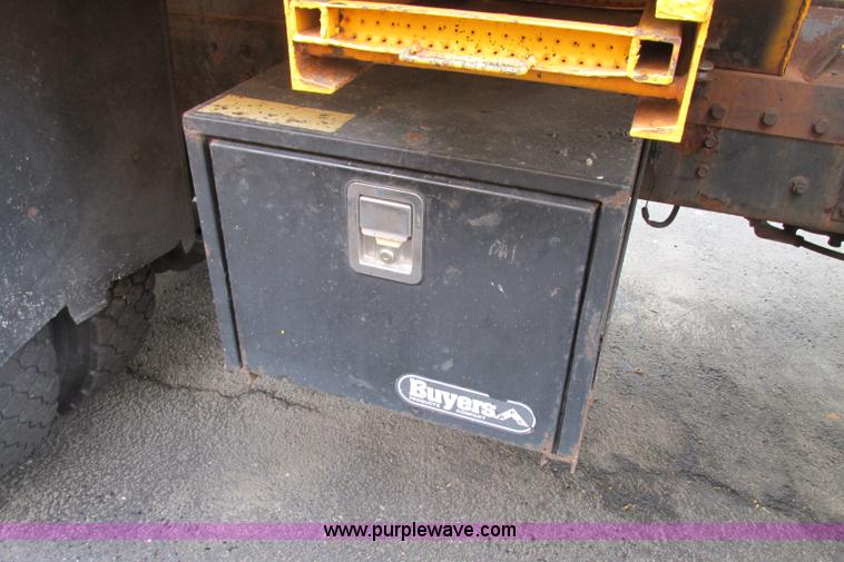 image for item F4804 2002 International F-2554 dump truck