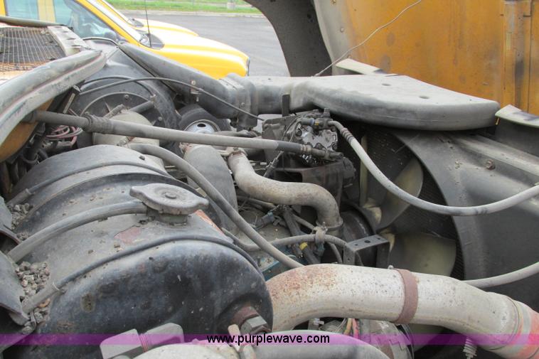 image for item F4804 2002 International F-2554 dump truck