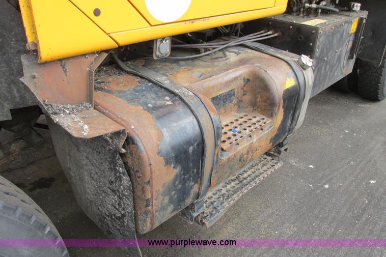 image for item F4804 2002 International F-2554 dump truck