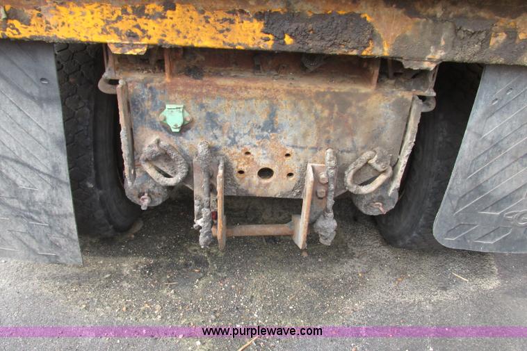 image for item F4804 2002 International F-2554 dump truck
