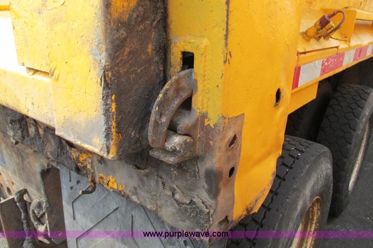 image for item F4804 2002 International F-2554 dump truck