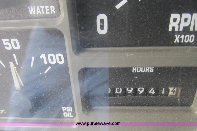 image for item F4805 2002 International 4900 dump truck