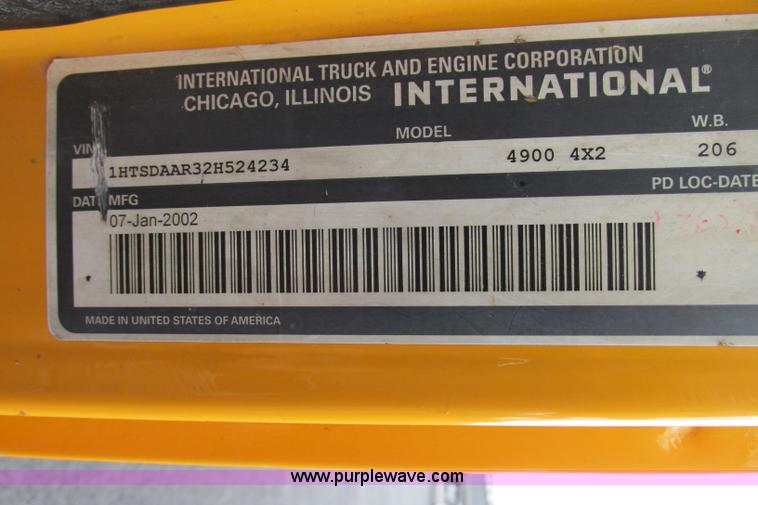 image for item F4805 2002 International 4900 dump truck