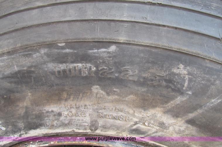 image for item F4805 2002 International 4900 dump truck