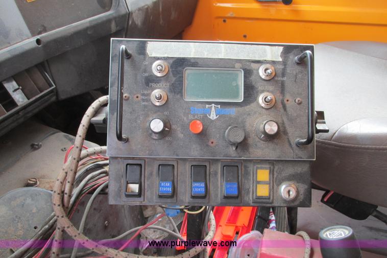 image for item F4810 1999 International/Navistar 4900 dump truck