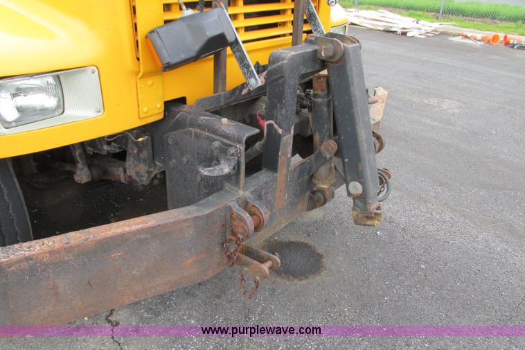 image for item F4810 1999 International/Navistar 4900 dump truck