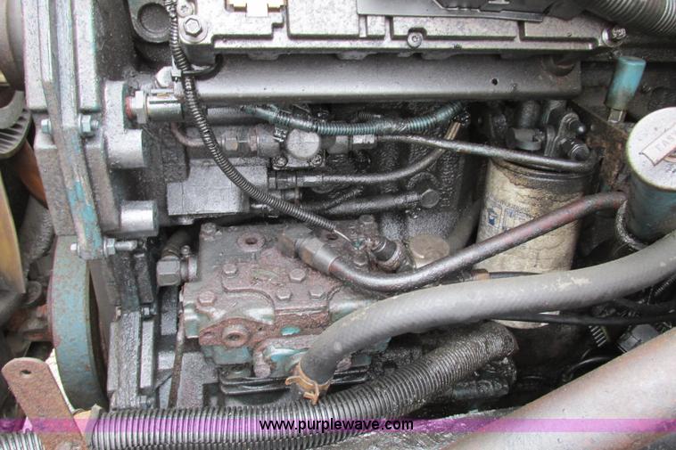 image for item F4810 1999 International/Navistar 4900 dump truck