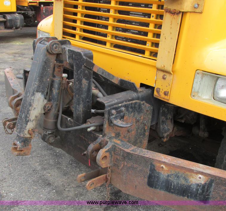 image for item F4814 1999 International/Navistar 4900 dump truck