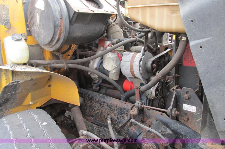 image for item F4814 1999 International/Navistar 4900 dump truck