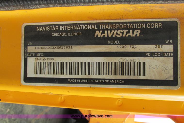 image for item F4814 1999 International/Navistar 4900 dump truck