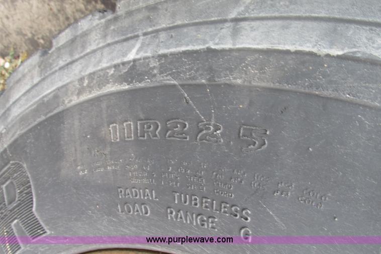 image for item F4818 1999 International/Navistar 4900 dump truck