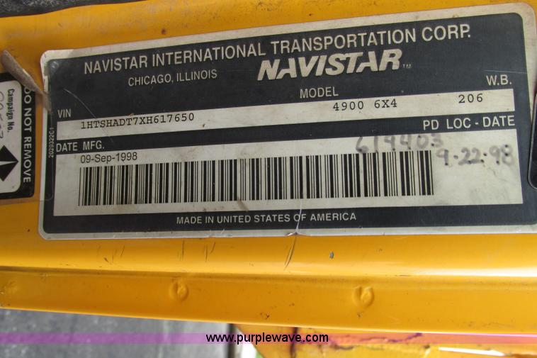 image for item F4818 1999 International/Navistar 4900 dump truck
