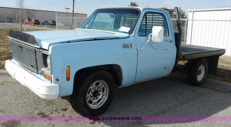 image for item A3900 1977 GMC Sierra Grande 25 flabed pickup truck