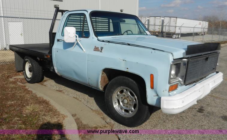 image for item A3900 1977 GMC Sierra Grande 25 flabed pickup truck