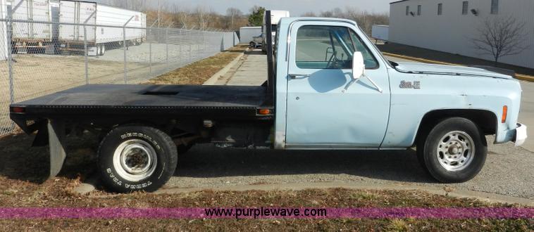 image for item A3900 1977 GMC Sierra Grande 25 flabed pickup truck