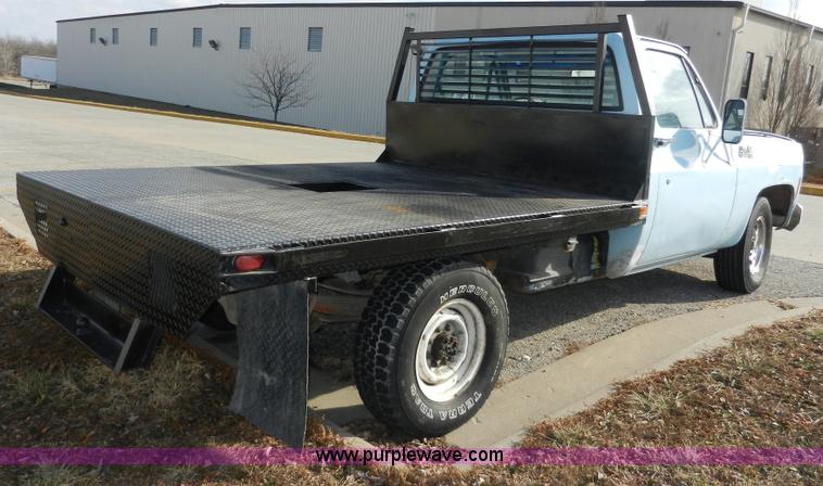 image for item A3900 1977 GMC Sierra Grande 25 flabed pickup truck