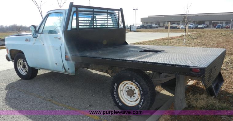 image for item A3900 1977 GMC Sierra Grande 25 flabed pickup truck