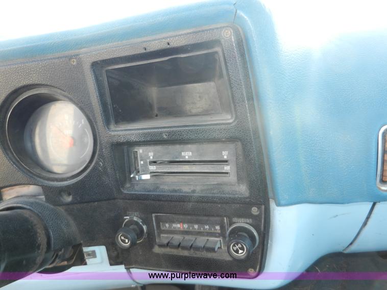 image for item A3900 1977 GMC Sierra Grande 25 flabed pickup truck