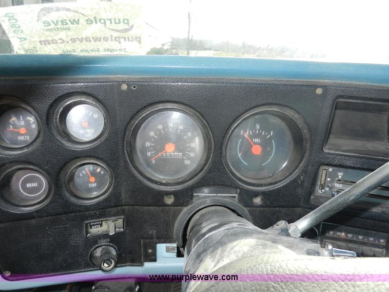 image for item A3900 1977 GMC Sierra Grande 25 flabed pickup truck