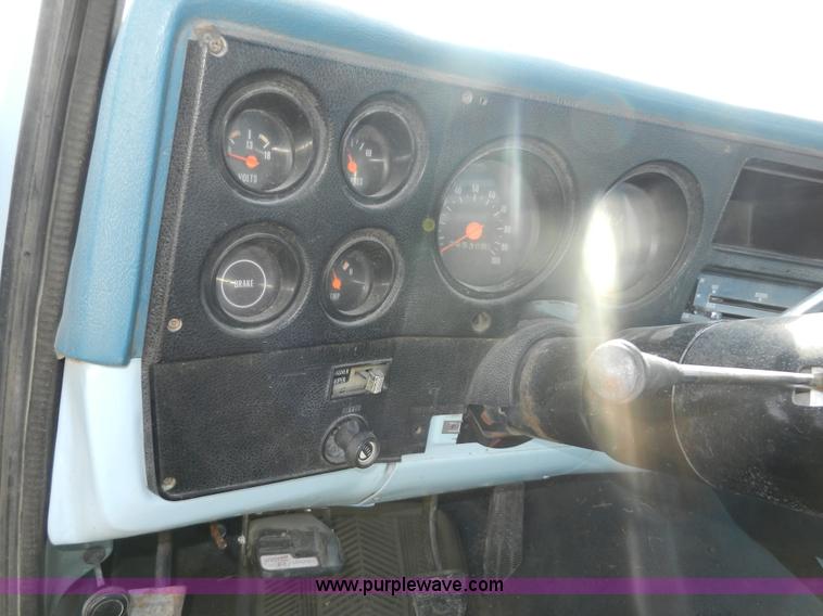 image for item A3900 1977 GMC Sierra Grande 25 flabed pickup truck