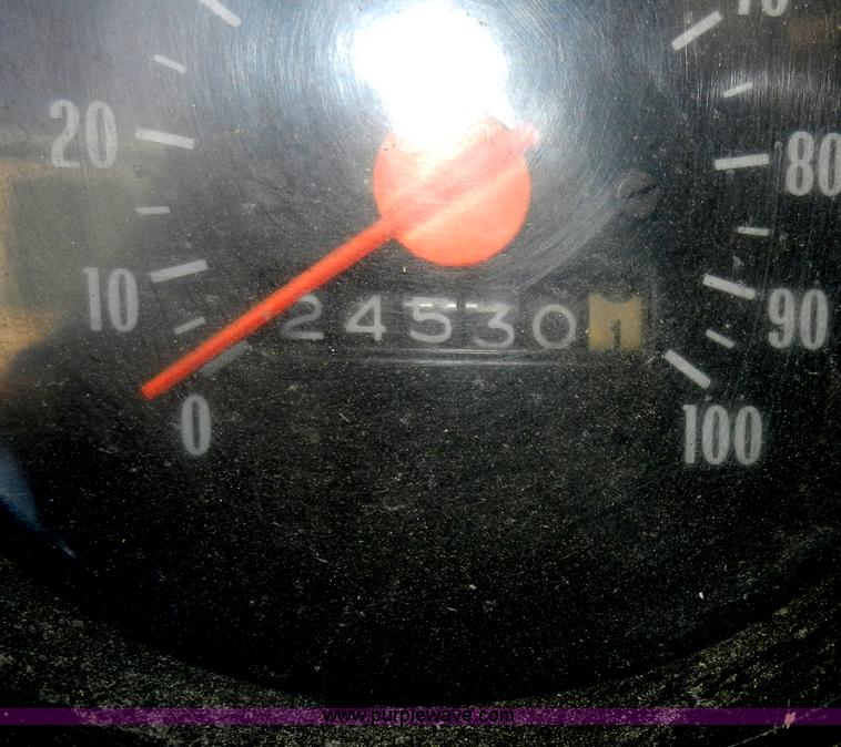 image for item A3900 1977 GMC Sierra Grande 25 flabed pickup truck