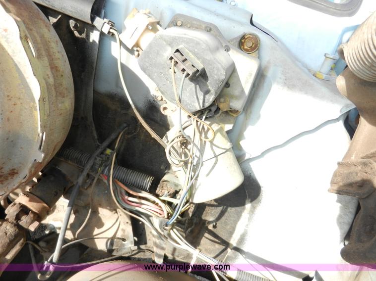 image for item A3900 1977 GMC Sierra Grande 25 flabed pickup truck